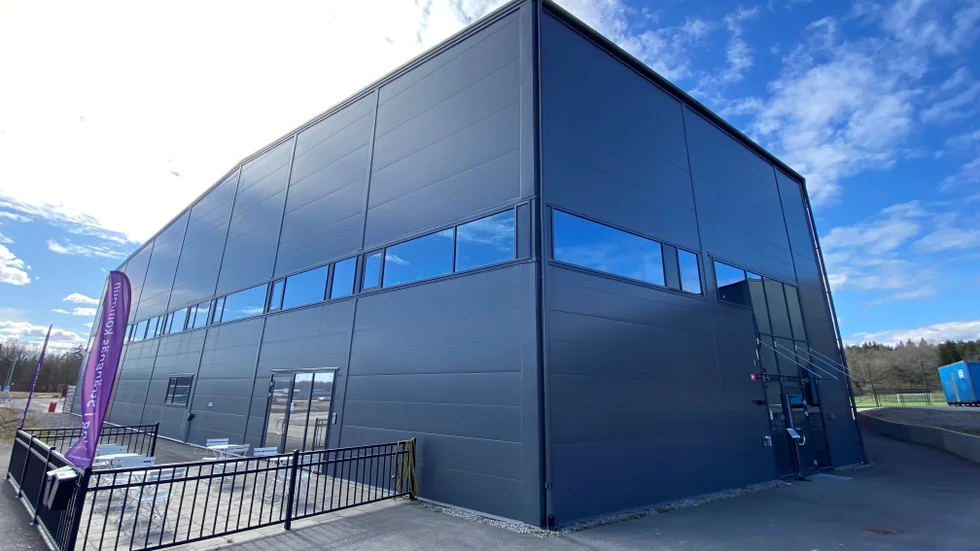 Padelhallen på Larslunda i Strängnäs som kommunen har köpt.