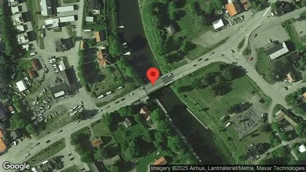 Broöppning ger stopp i trafiken på väg 283