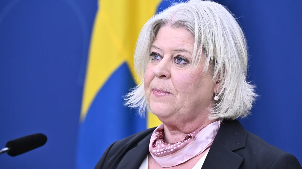 Socialtjänstminister Camilla Waltersson Grönwall (M) måste ta tillfället i akt att genomföra reformer som annars hade varit omöjliga för att driva ut de kriminella ur assitansverksamheten.