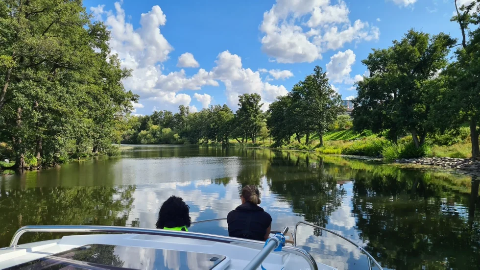 "Det är lummigt, lugnt och otroligt fridfullt", säger Lena Fältros, vd för Kinda Kanal.