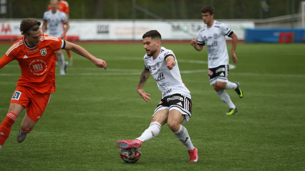 Motala AIF:s Youssef Khaled var pigg mot Herrestad på Idrottsparken. Men Maif tappade 2-0 till 2-2 och tappade då också två poäng. Till stor besvikelse i laget efteråt.