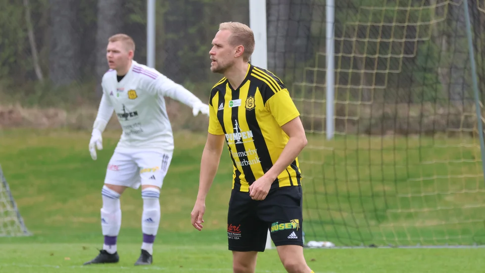 Ola Lindblom avgjorde mot serieledarna med sitt 2-0-mål. 