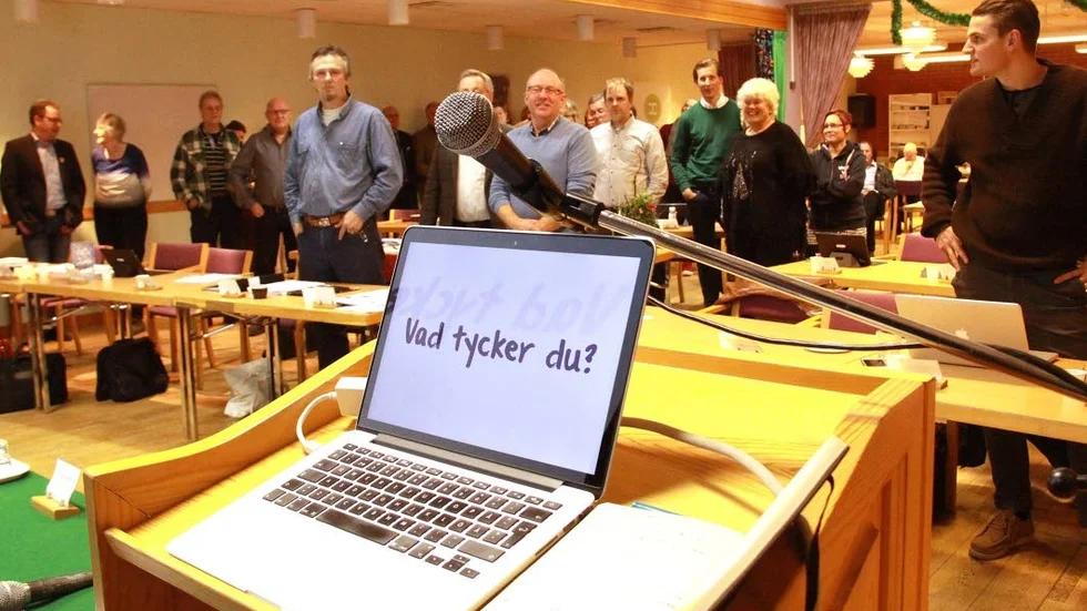 Minoritet. Av kommunfullmäktiges 35 ordinare ledamöter är elva kvinnor. I kommunens högsta beslutande organ finns ingen utrikes född medborgare.