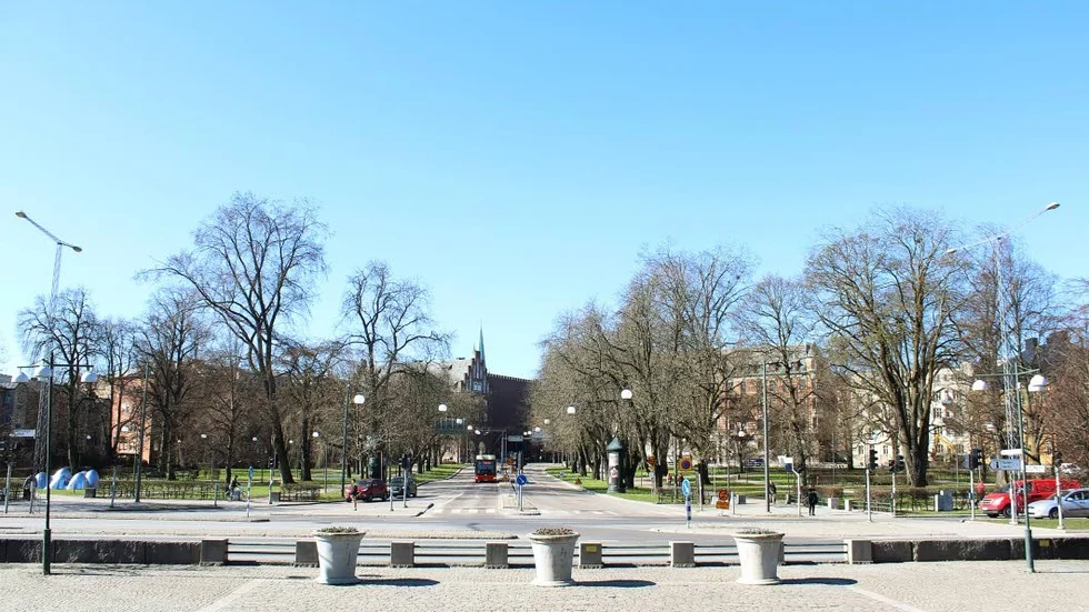 Järnvägsparken och torget ska snyggas till utan att några skattepengar förbrukas.