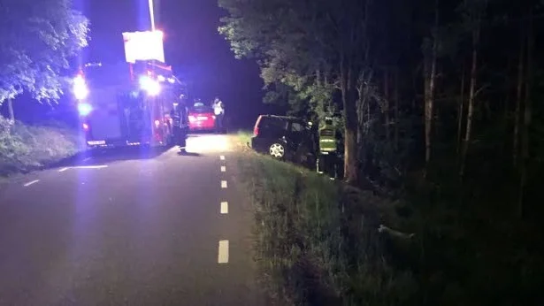 Omkom. En 22-årig man omkom i olyckan.