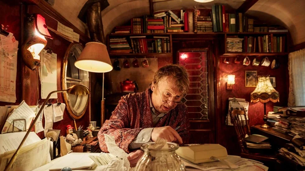 Cirkusdirektör. Tomas von Brömssen är det bästa med Helena Bergströms nya film ”Vilken jävla cirkus”. Foto: Jan Tove/SF Studios