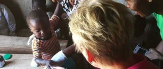 Landshövdingen talade inför flickor i Kenya