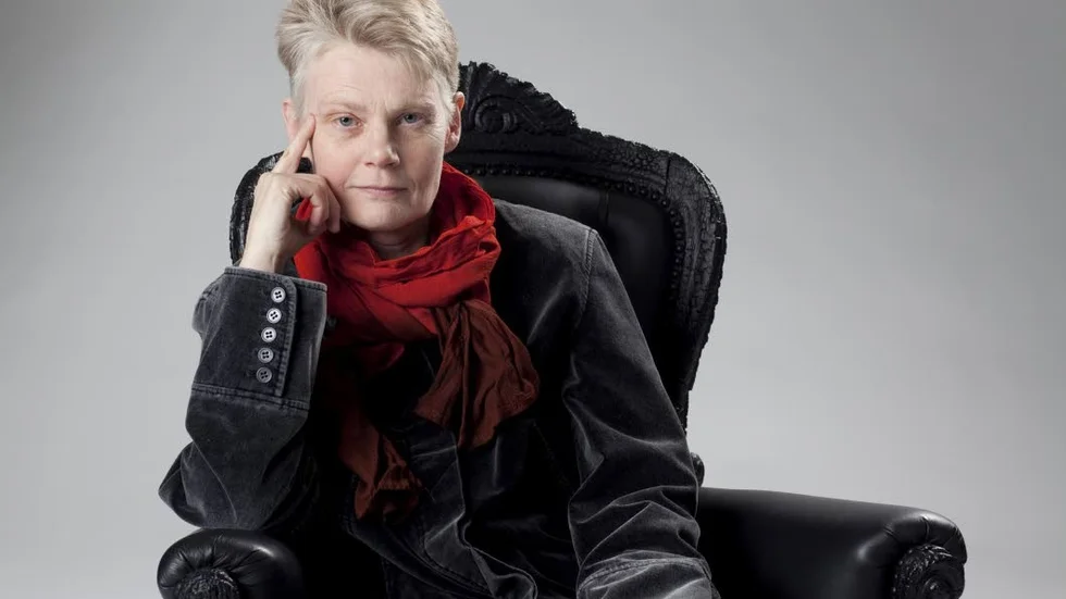 Eva-Marie Liffner. Tidigare verksam som journalist och har belönats med ett flertal priser för sitt författarskap, bland annat Polonipriset för sin debut "Camera" (2001). "Blåst!" är hennes femte roman.