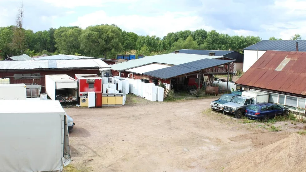 Någonstans att bo? Den här tomten kan snart vara bebyggd med bostadsrätter. Byggnaderna är kvar från tiden när det var sågverk. Området ligger ett stenkast från Göta kanal vid Bergs slussar.