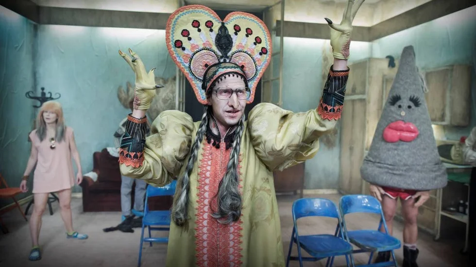 Ovanligt rolig teater. ”Baba Yaga” på Ung scen/öst. Maurits Elvingsson som häxan.
