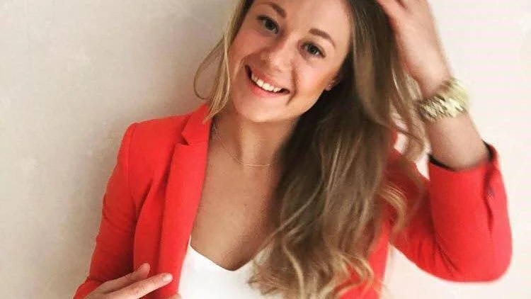 Emmy Häggkvist, marknadsansvarig för Yoump. Hon är också uppvuxen i Motala men jobbar nu med Yoump från Stockholm.