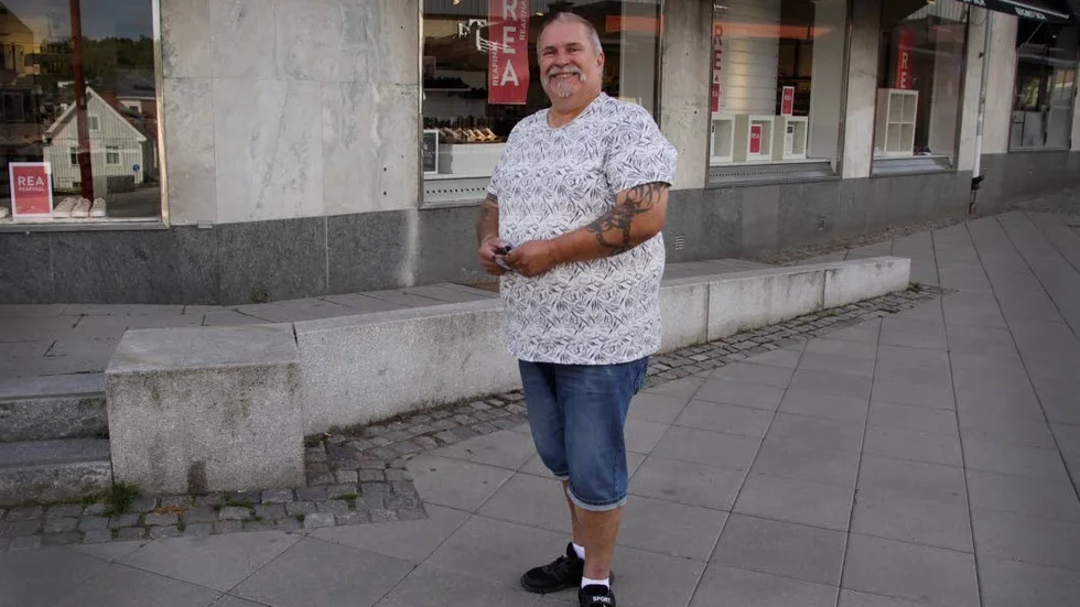 Stefan Hallin står först på SD:s valsedel till kommunalvalet i Boxholm. Partiet hade ingen lista förra valet och deras två platser i fullmäktige har stått tomma.