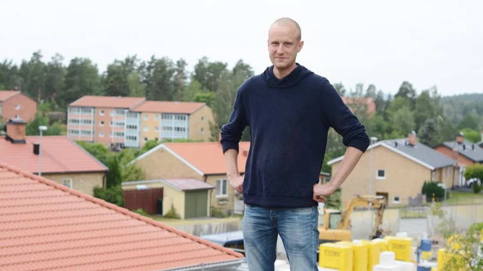 Vänsterpartiets Erik Andersson vill se ett krafttag vad gäller bostadsfrågan i Kinda, och är också orolig för kommunens storskaliga projekt. Foto: Dennis Petersson