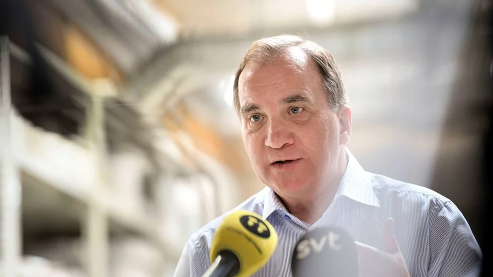 Skribenterna kritiserar statsminister Stefan Löfvén (S), för att länets infrastruktur förbisetts i den stora infrastruktursatsningen som lanserades för en tid sedan.
