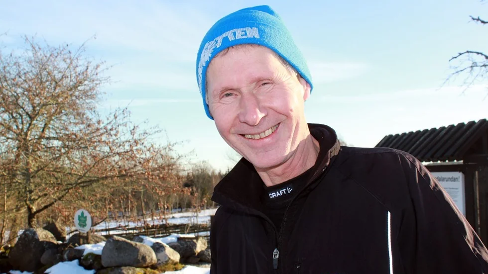 Envis friskus med glimten i ögat. Sjukdom har inte stoppat Ove Gustafsson från att fortsätta sitt fysiskt aktiva liv. I torsdags gick han sin hundrade Djursdalarunda - sedan januari. Foto: Rebecca Forsgren Malmström