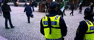 Sju personer bortkörda av polis