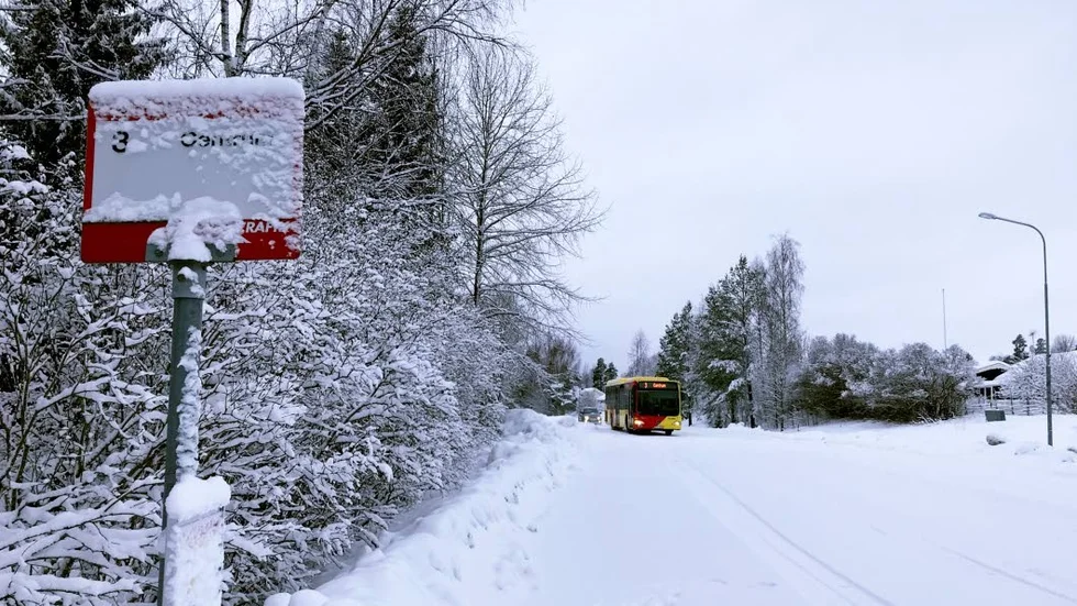 Vinterland. Människor på landsbygden brukar hitta egna lösningar, på gott och ont.