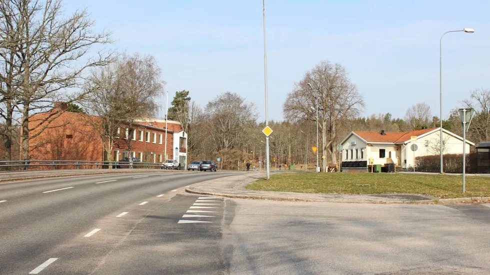 De som skulle vara berärda av vattenspolningarna har fått ta emot meddelanden om det. Tyvärr blev ännu fler hushåll utan vatten när ledningsnätet i Ankarsrum spolades rent.