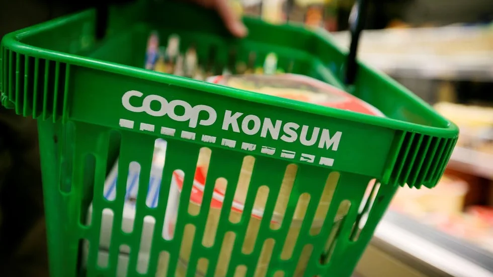 Nya turer. Politikerna är oense, men nu har man tecknat ett nytt avtal om en Coop-etablering.