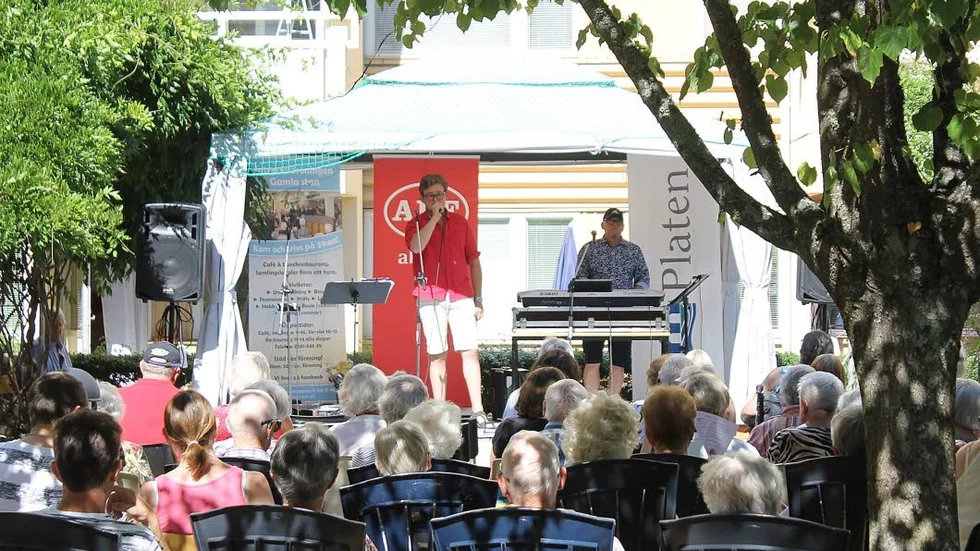 Claes Martin Hoffsten visade prov på både sångröst och imitationsförmåga.