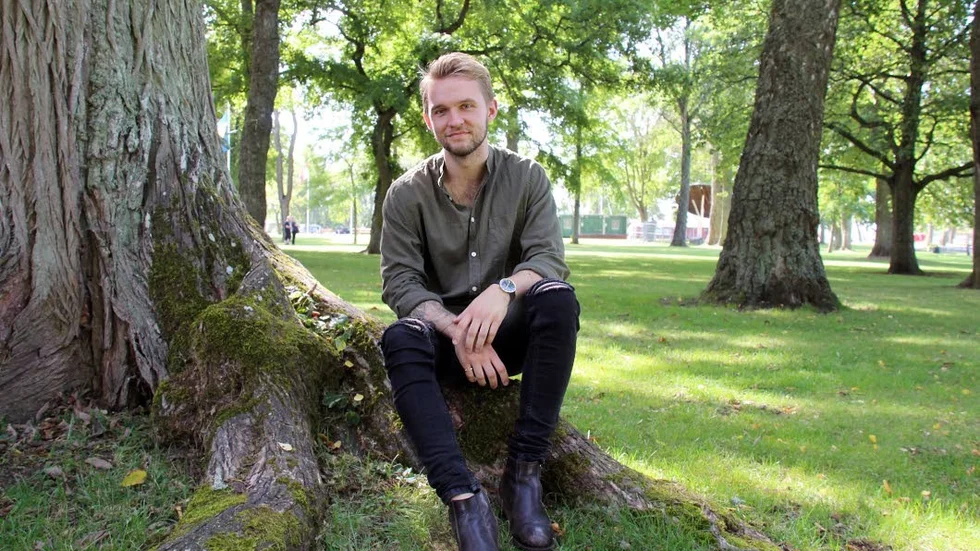 Mårten Granlund startade själv föreningen Under Kevlaret. Nu har verksamheten vuxit och har många engagerade.