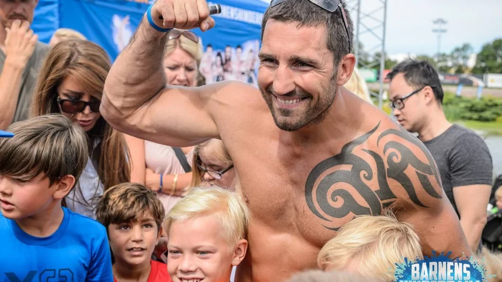 Peter "Pansar" Blaha, känd som gladiator i TV4, hoppas på stor publik och många tävlande under nedslaget i Motala.