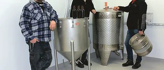 Glada bryggare startar gårdsbryggeri