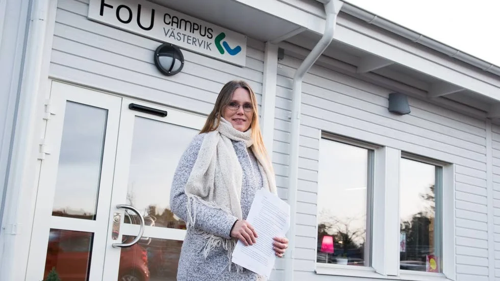 Forskar. Susanne Holm, doktorand i pedagogik med inriktning mot lärande i arbetslivet vid Högskolan Väst, forskar kring frågor rörande unga i Västervik. På FoU Campus Västervik finns hon några dagar per månad.