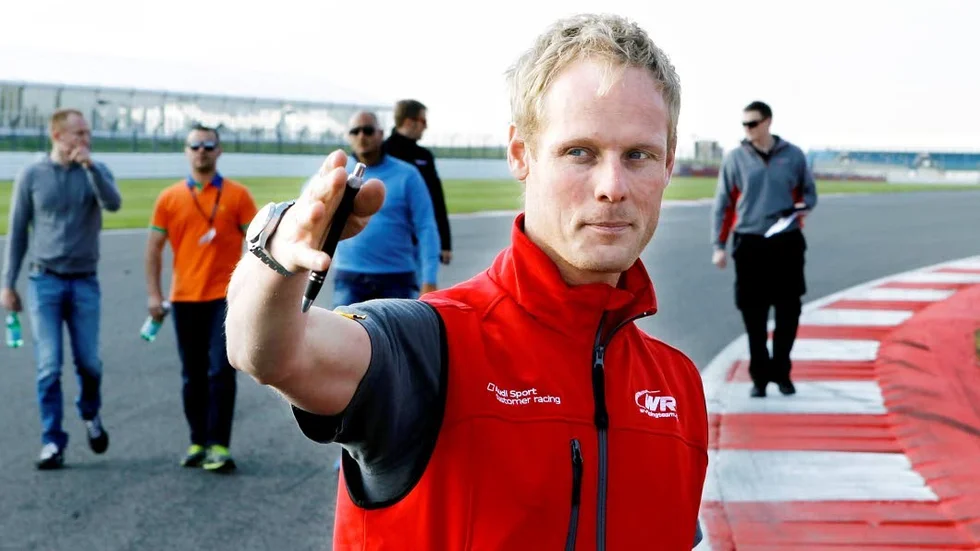 Bilbyte. Edward Sandström kommer den här säsongen ratta en Mercedes-AMG runt Europas racerbanor.