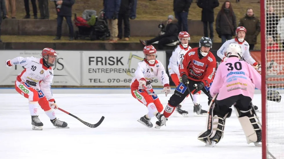 Stanislav Klyushanov och resten av spelarna i Tjust Bandys A-lag går för seger borta mot Målilla på onsdagskvällen.