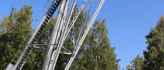 De övar på räddning – från hög höjd
