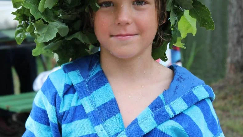 Kransprydd. I Dammen i Grytgöl tog Nils Bengtsson både Järnmagistern och Bronsmagistern.