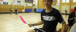 Adam redo att kliva in