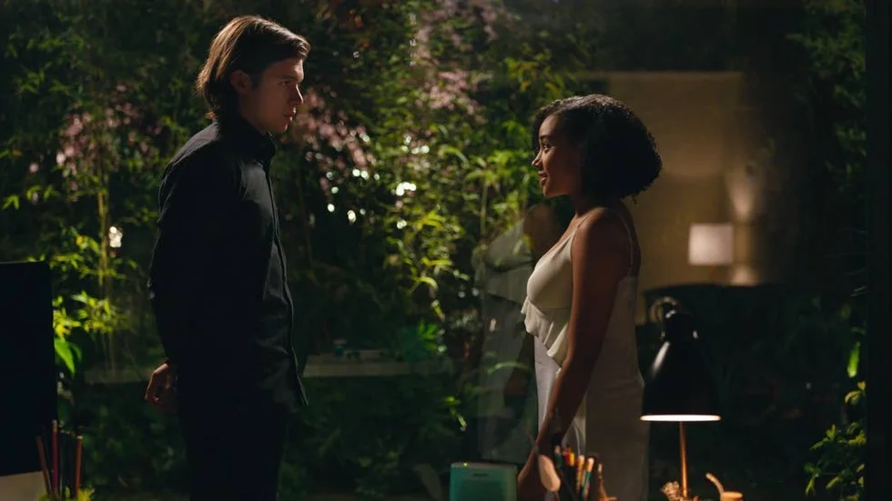 Nick Robinson och Amandla Stenberg blir kära i "Ingenting och allting".