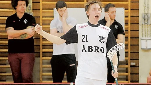 Johan Carlsson var en av VIBK:s klart bästa spelare och gjorde 6-5-målet. Då såg VIBK ut att kunna vända, men Barnarp var för starkt till slut.