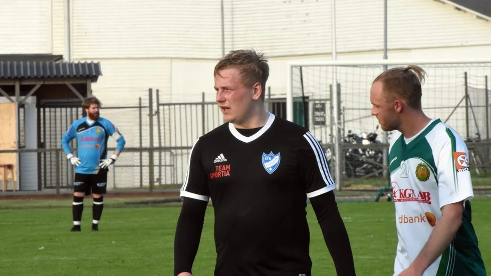 Oscar Ring gjorde ett av IFK Västerviks mål i förlustmatchen mot Sommen. Ring tvingades också utgå skadad.