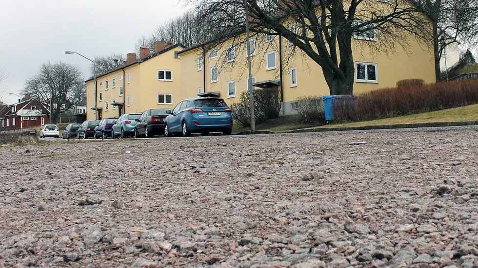 Har varit och förblir parkområde. Grusrektangeln på Bangatan är alltså ingen parkeringsplats.