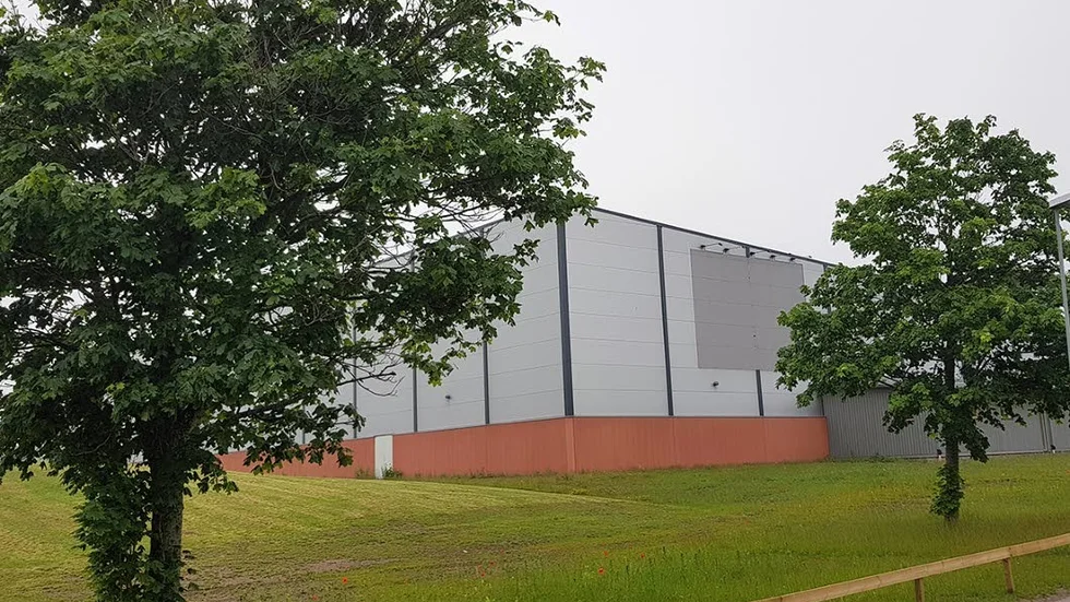 Ny skylt och nytt namn på multihallen till hösten.
