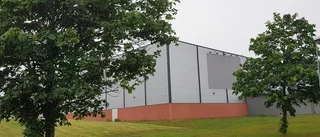 Nytt namn på multihallen dröjer