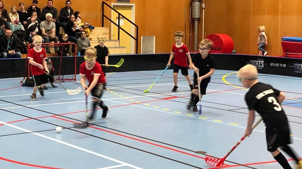 Söndagens poolspel i Mörlunda sporthall innebar matchpremiär för både Svala, Crafstaden och Nybro.