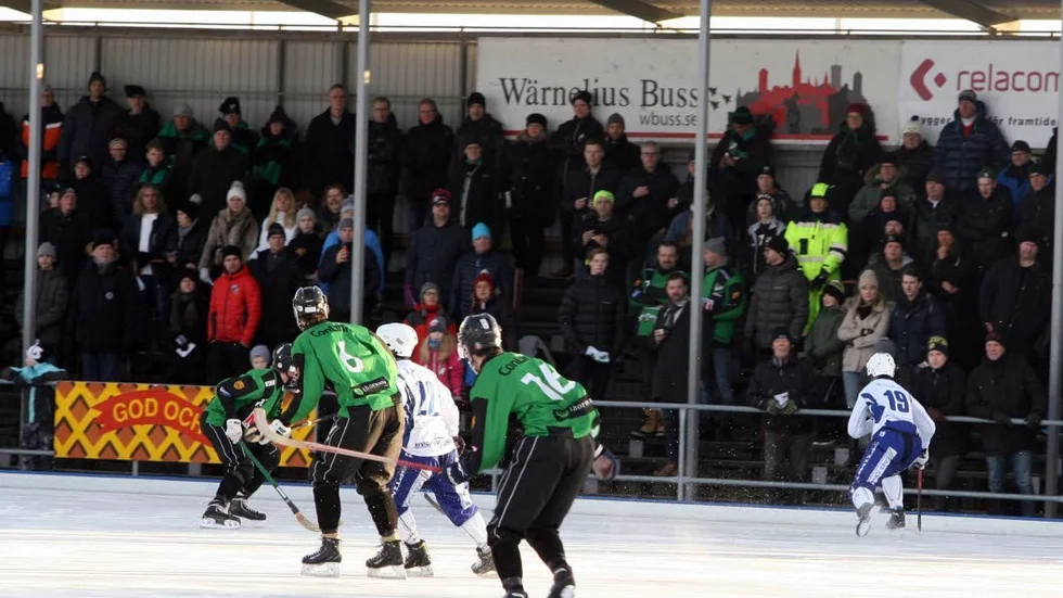 986 personer var en fin publiksiffra för division 1-bandy på Stångebro.