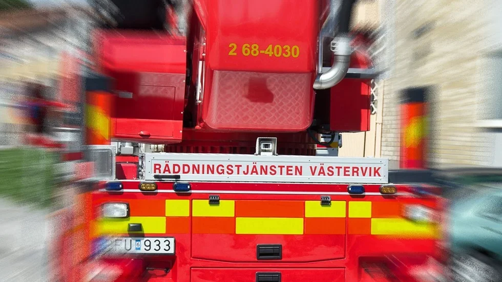 Räddningstjänsten var snabbt på plats: Foto: Roger M Carlsson