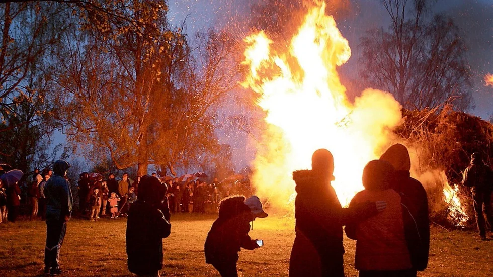 En av de vackra brasorna som tändes i kommunen under Valborgsmässoafton.