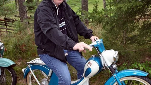 Dennis Strid deltog i rallyt med sin blåa Monarped Jubileum.