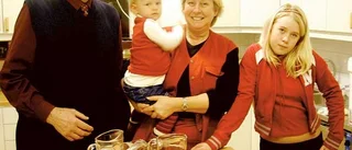 Fyra generationer på 85:e juldansen