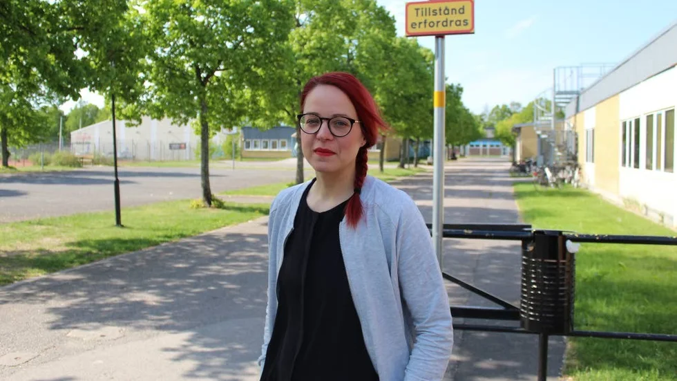 Klassföreståndaren Eva Enwall samtalar ofta med sina elever om internetanvändning.