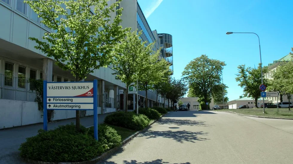 På sjukhusen följs inte klädreglerna som är till för att ha en bra hygien.
