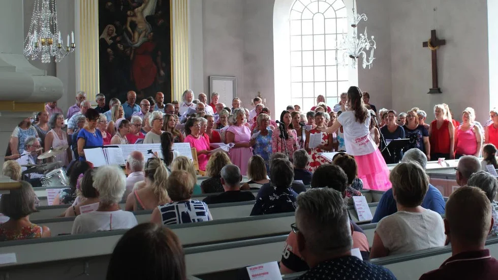 Popkören, med Annelie Lockneman i spetsen, bjöd publiken på en konsert i kärlekens tecken.