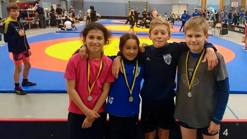 MEDALJER. Nor Elzammar, Alice Gamelius, Algot Gamelius och Liam Svensson lyckades bra i Fagersta.