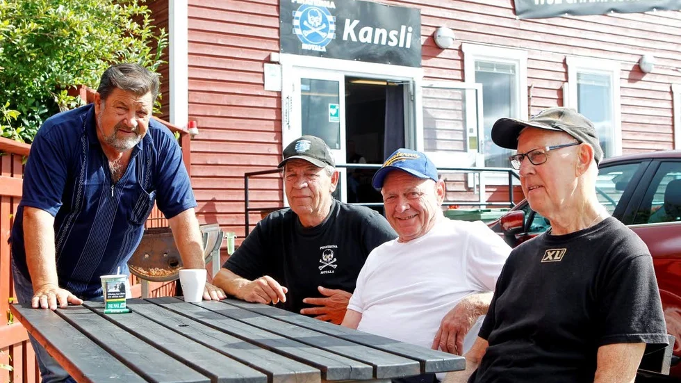 Pirater. Staffan Lewenhagen, Ulf Gunnarsson, Lars Hedlund och Rune Jansson ger inte upp bara för att säsongen inte gick som de hade hoppats.